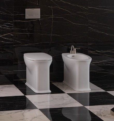 mADRE bIDET FRONTALE.JPG